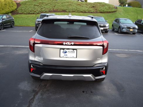 Used 2024 Kia Seltos S AWD/4WD image 5