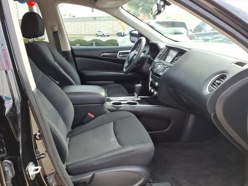 Used 2018 Nissan Pathfinder SV FWD image 17