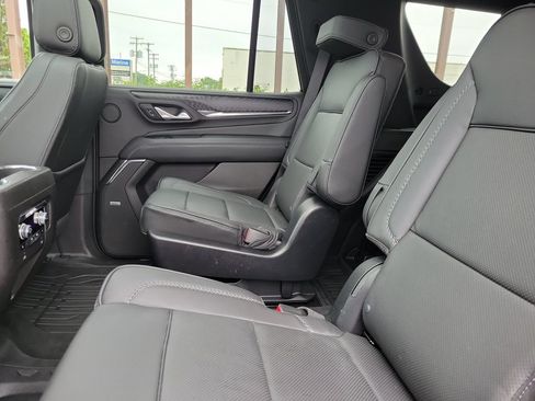 Used 2023 GMC Yukon Denali AWD/4WD image 11