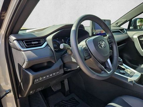 Used 2025 Toyota RAV4 XSE w/ Advanced Technology Package AWD/4WD image 10