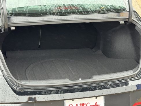 Used 2025 Hyundai Elantra Limited image 9