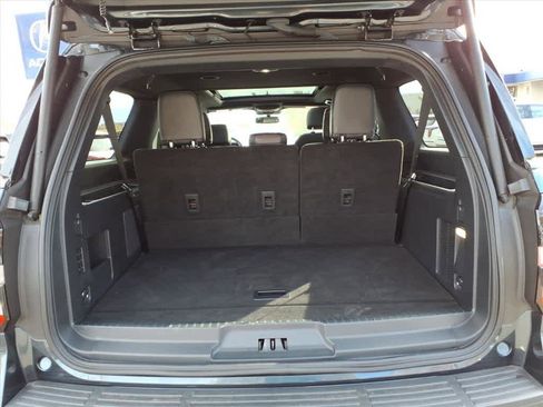 Used 2022 Ford Expedition Max Limited image 18
