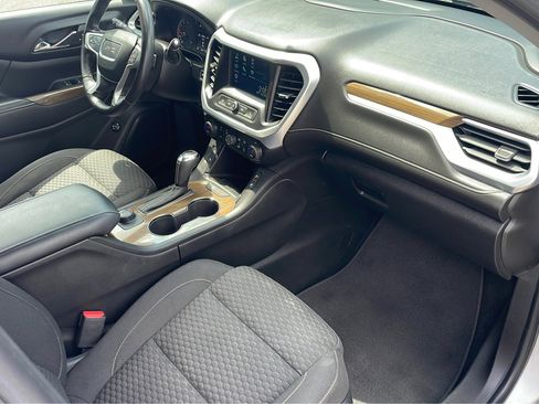 Used 2018 GMC Acadia SLE image 37