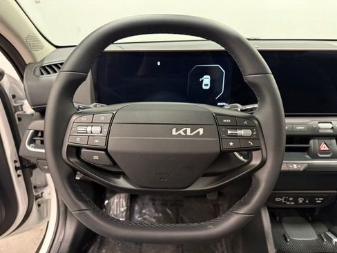 Used 2025 Kia K4 EX FWD image 22