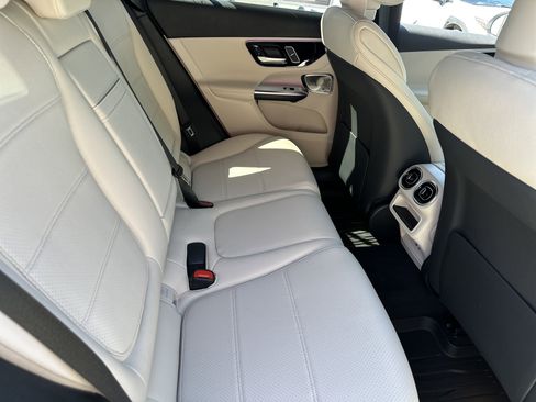 Used 2026 Mercedes-Benz GLC 300 4MATIC image 7