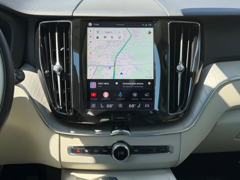 Certified 2024 Volvo XC60 B5 Plus w/ Protection Package Premier AWD/4WD image 12