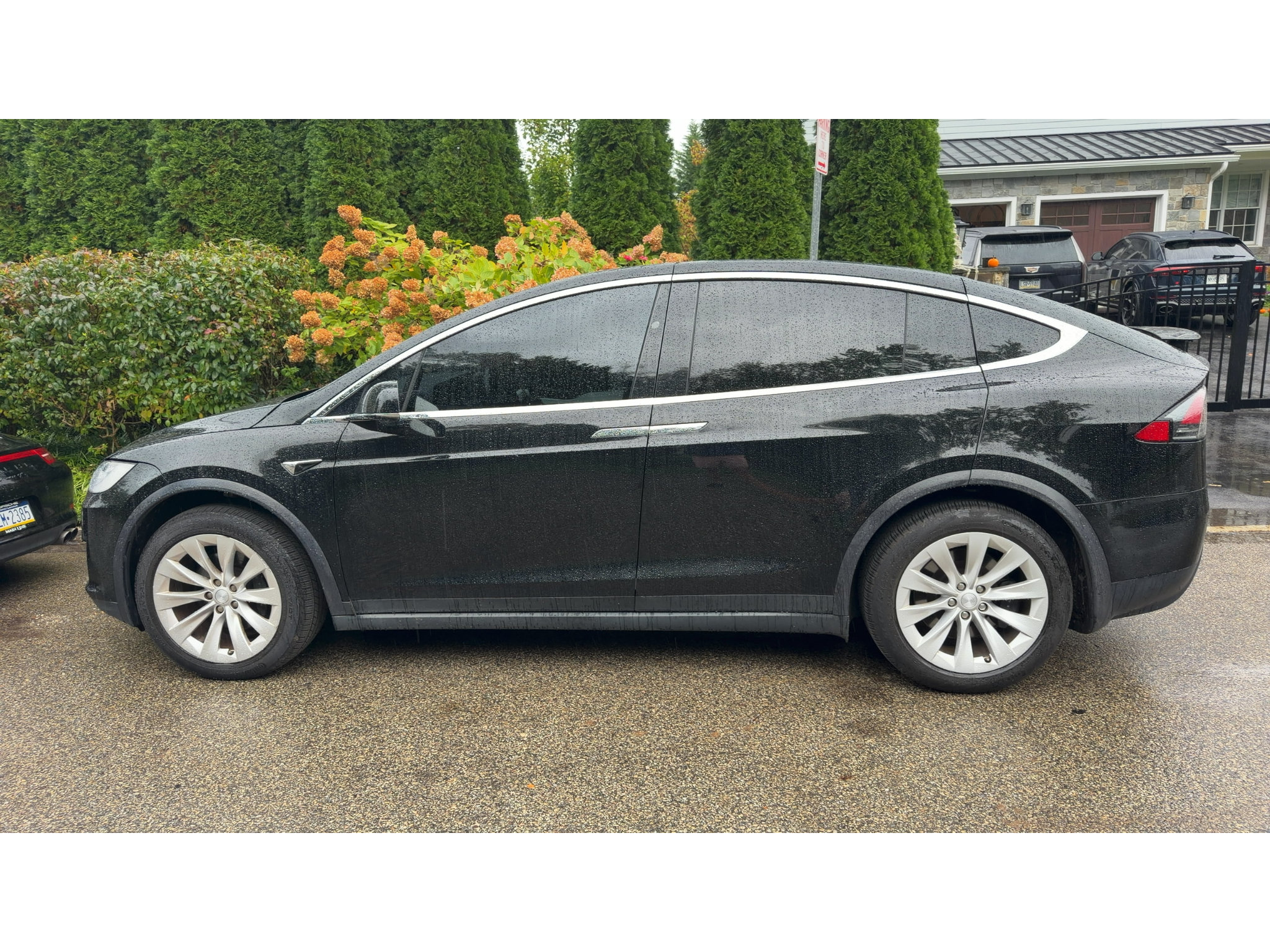 Used 2020 Tesla Model X Long Range AWD/4WD image 2