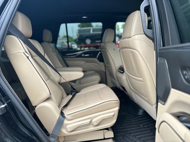 Used 2022 Cadillac Escalade Premium Luxury AWD/4WD image 21