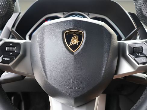 Used 2013 Lamborghini Aventador LP 700-4 image 15
