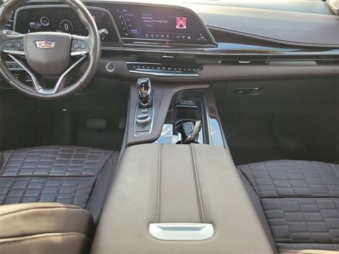 Used 2024 Cadillac Escalade Sport Platinum w/ LPO, ONYX Package image 9