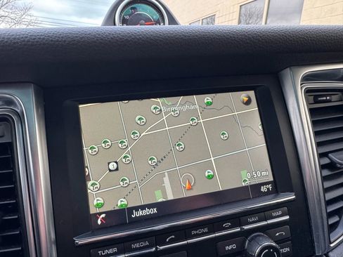 Used 2016 Porsche Macan S image 17