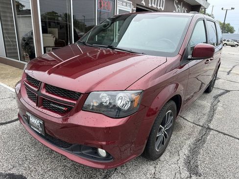Used 2019 Dodge Grand Caravan GT FWD image 1
