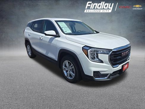Used 2024 GMC Terrain SLE FWD image 1