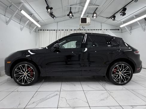 Certified 2024 Porsche Macan S AWD/4WD image 2