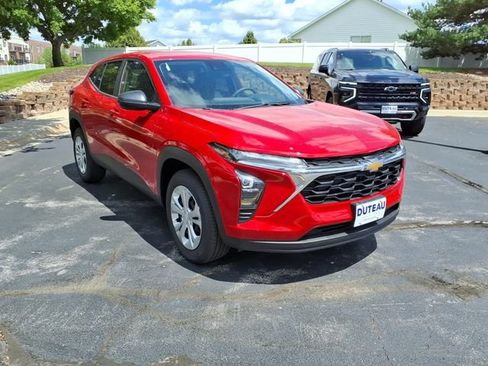 New 2026 Chevrolet Trax LS FWD image 3