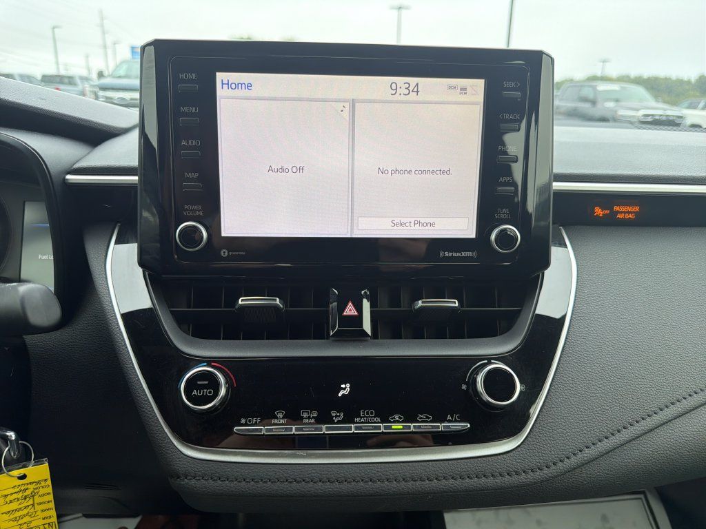 Used 2022 Toyota Corolla SE FWD image 16