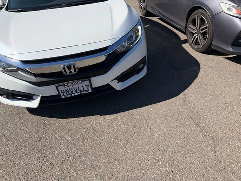 Used 2018 Honda Civic EX-L image 2