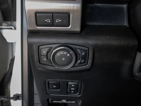 Used 2021 Ford F250 Platinum w/ FX4 Off-Road Package AWD/4WD image 27
