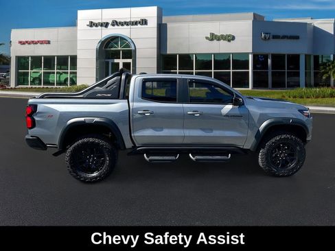 Used 2025 Chevrolet Colorado ZR2 w/ Midnight Edition image 11