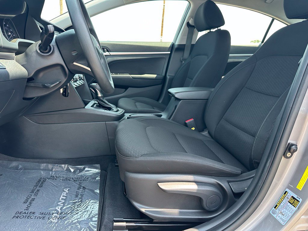 Used 2020 Hyundai Elantra SE w/ Cargo Package (C1) FWD image 9