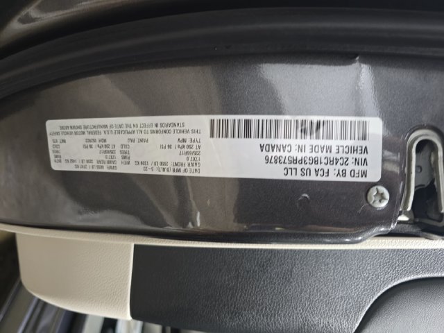 Used 2023 Chrysler Pacifica Touring-L FWD image 37