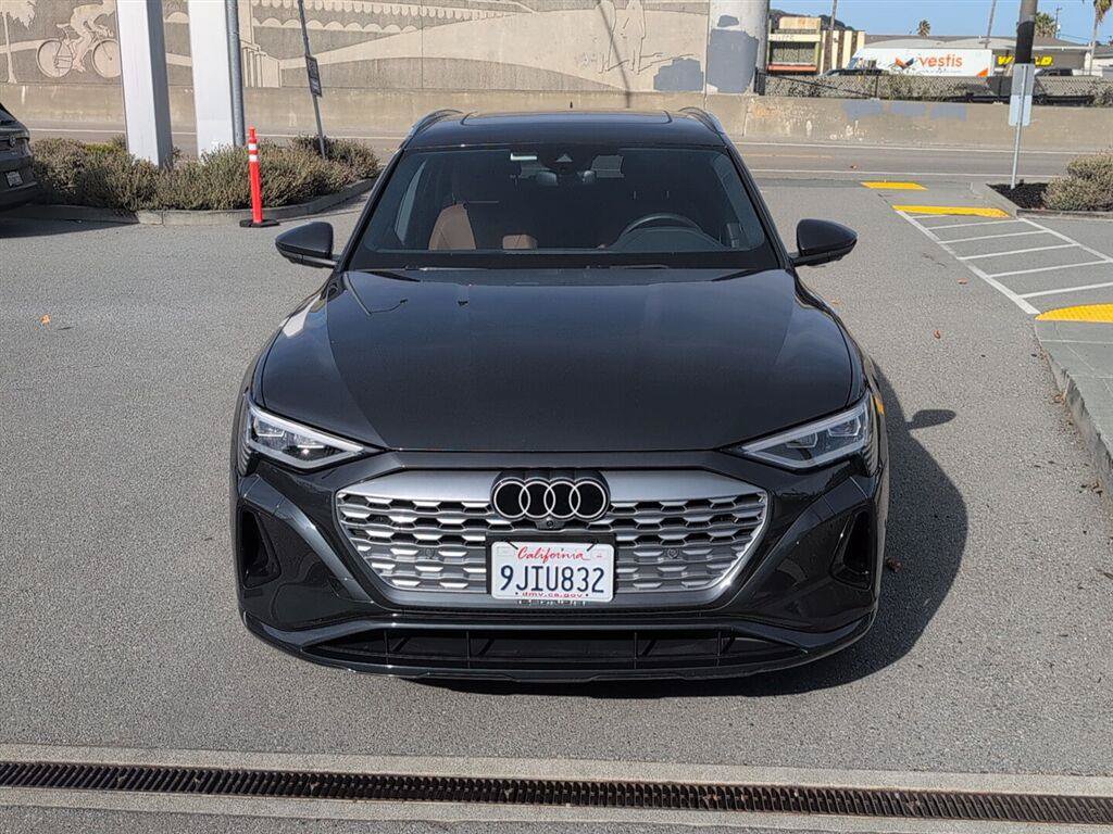 Used 2024 Audi Q8 e-tron Premium Plus AWD/4WD image 3