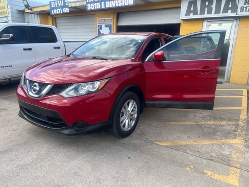 Used 2017 Nissan Rogue Sport S w/ S Appearance Package FWD image 7