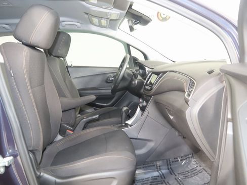Used 2019 Chevrolet Trax LS w/ Tint and Cruise Package image 10