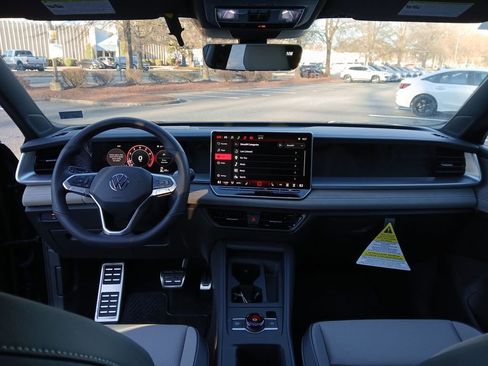 New 2026 Volkswagen Tiguan SE R-Line image 12