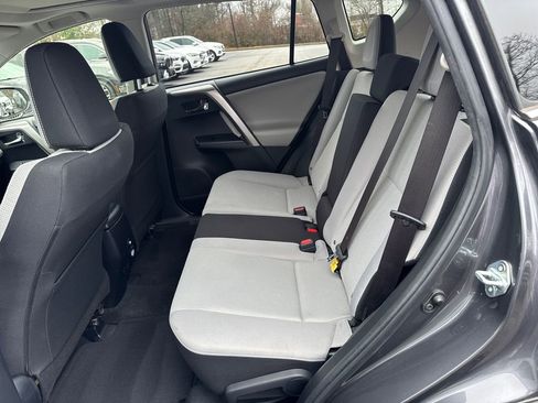 Used 2018 Toyota RAV4 XLE image 19