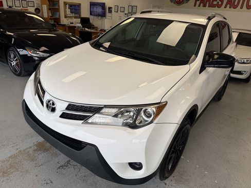 Used 2014 Toyota RAV4 LE FWD image 9