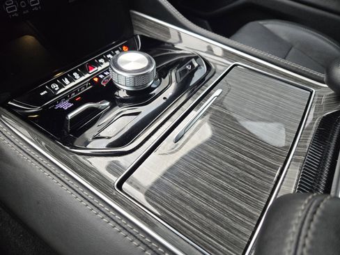 Used 2022 Jeep Wagoneer Series III w/ Convenience Group I image 23