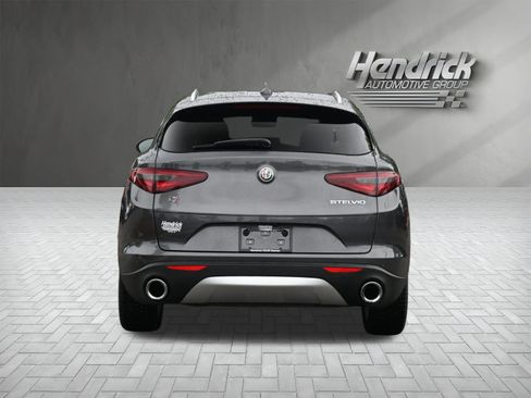Used 2018 Alfa Romeo Stelvio AWD image 8