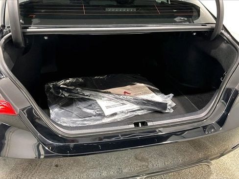 Used 2024 Toyota Camry SE image 39