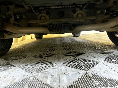 Used 2011 Jeep Grand Cherokee Overland image 20