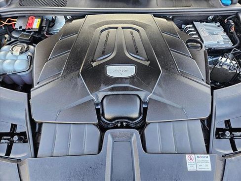 Used 2021 Porsche Cayenne S image 24