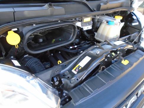 Used 2025 RAM ProMaster 2500 w/ Convenience Group image 18