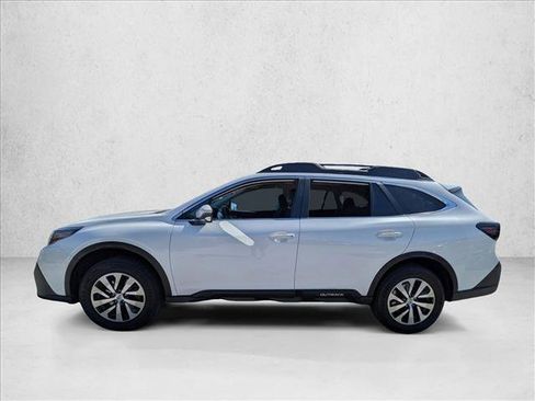 Used 2021 Subaru Outback Premium image 2
