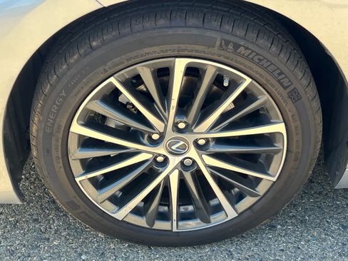Certified 2023 Lexus ES 350 w/ Premium Package FWD image 22