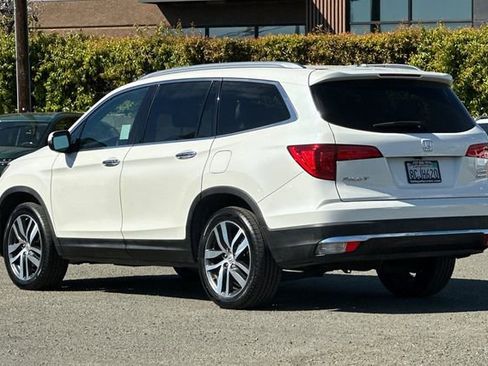 Used 2017 Honda Pilot Touring image 9