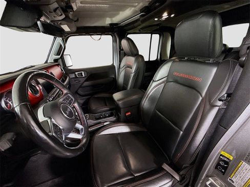 Used 2021 Jeep Gladiator Rubicon image 2