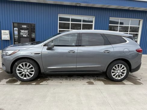 Used 2018 Buick Enclave Premium w/ Experience Buick Package image 1