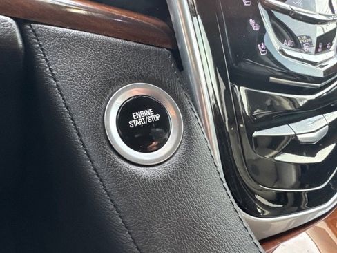 Used 2020 Cadillac Escalade Premium Luxury image 22