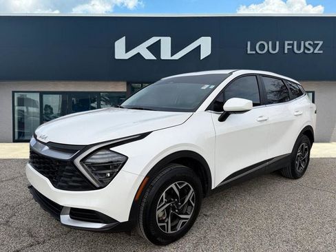 Used 2024 Kia Sportage LX image 1