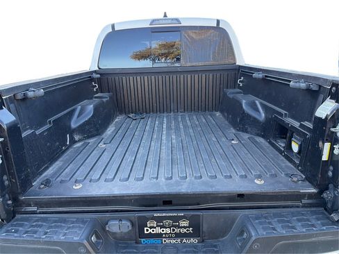 Used 2020 Toyota Tacoma TRD Sport w/ Technology Package image 13