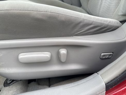 Used 2011 Toyota Camry LE image 13