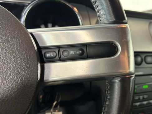 Used 2007 Ford Mustang Convertible RWD image 18