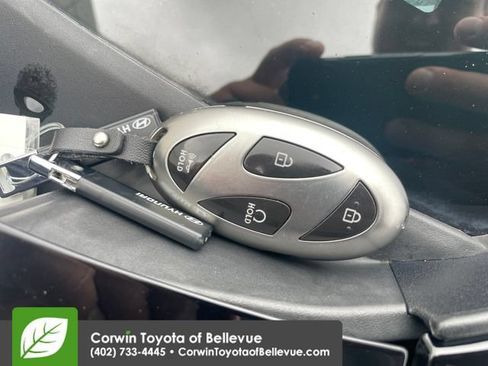 Used 2024 Hyundai Elantra SEL FWD image 27
