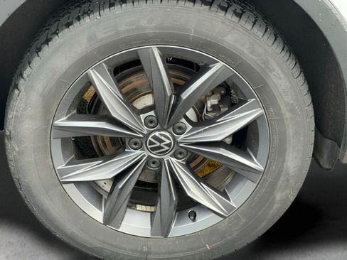 Used 2022 Volkswagen Tiguan SE image 27