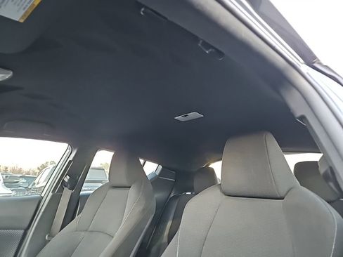 Used 2018 Toyota C-HR XLE image 16